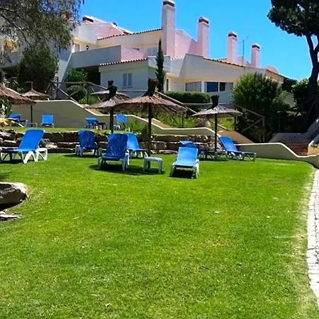 Sleeps 4 Pool Air Con Wifi *