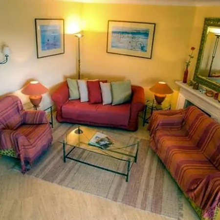 Sleeps 4 Pool Air Con Wifi Appartement
