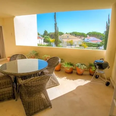 Sleeps 4 Pool Air Con Wifi Appartement